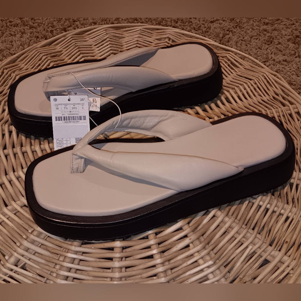 Oysho  Cream Flat Sandles